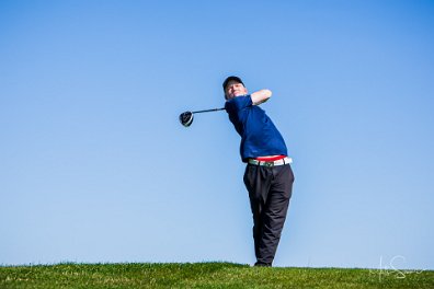 Mikk Soomre 16. raja avalöök Estonian Junior Openil. Estonian Golf & Country Club.